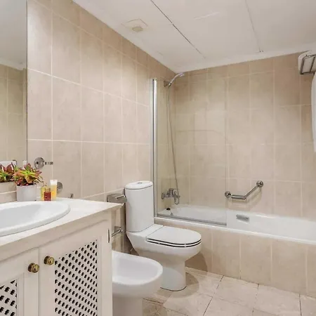 Colina 2 Bed Apartment *